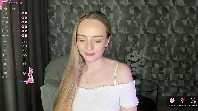 A_delina élő XXX-chatje