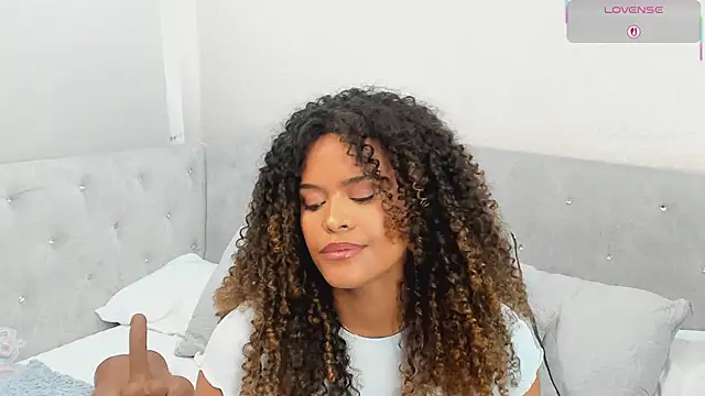 دردشة Amelia_bss الجنسية المباشرة