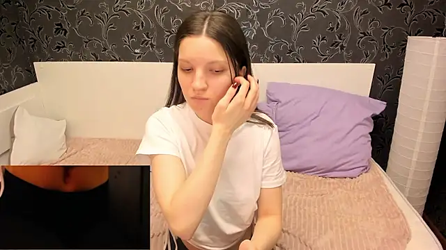 MelaniGrand live XXX chat