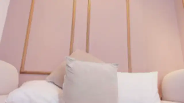 LisaLain live XXX chat