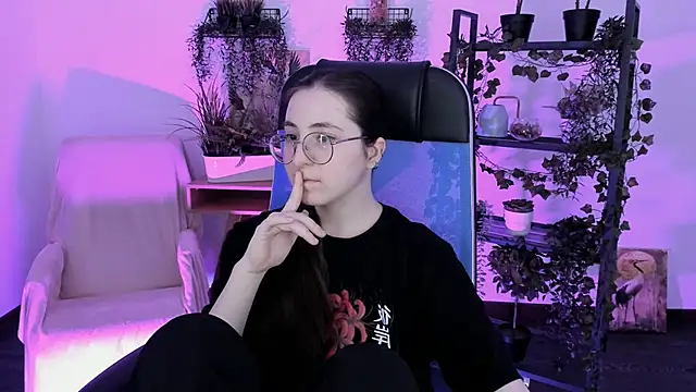 VirtuallVoyant Chat XXX live