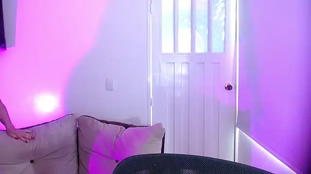 Chat +18 de milfrousse ao vivo