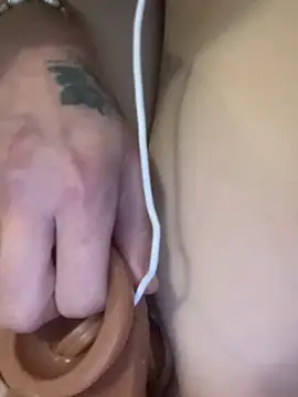 kmaddycakes1 Show in webcam