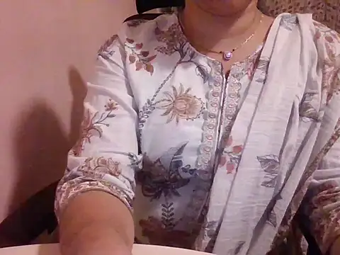 Diya_04 – webcam-show