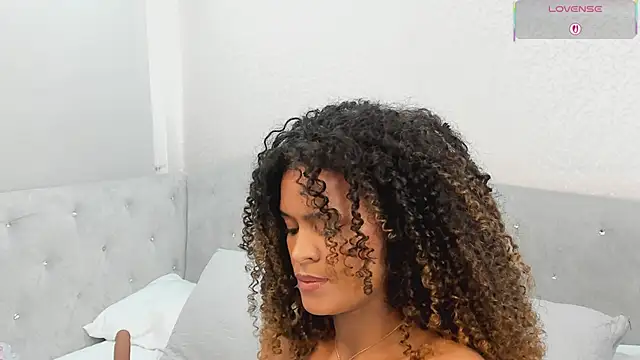 دردشة Amelia_bss الجنسية المباشرة