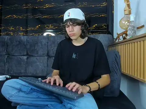 Diamond_twink Live XXX-Chat