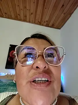 XXX chat uživo modela AlexxiaaMat