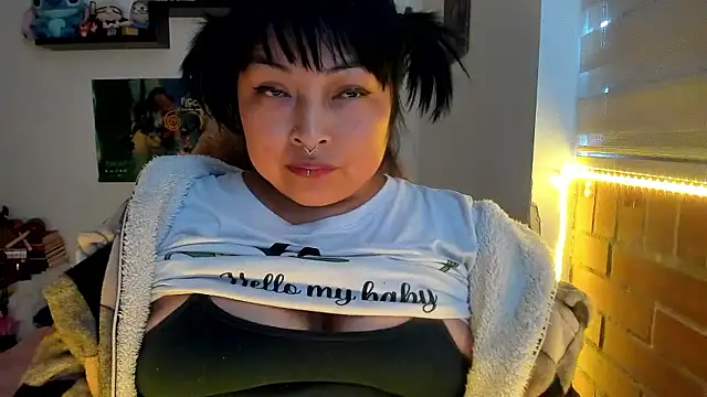 Shaddycute_のライブXXXチャット