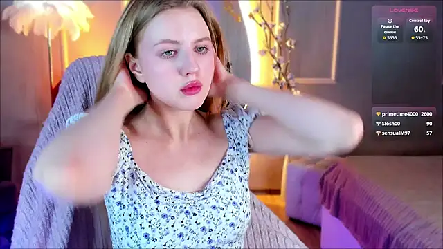 Chat +18 de Kelly__White ao vivo