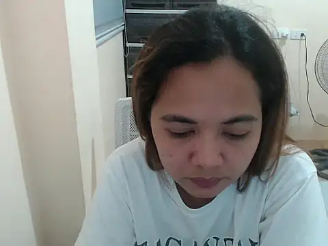 xTheLastVIRGINx Adlı Modelin Canlı XXX Sohbeti