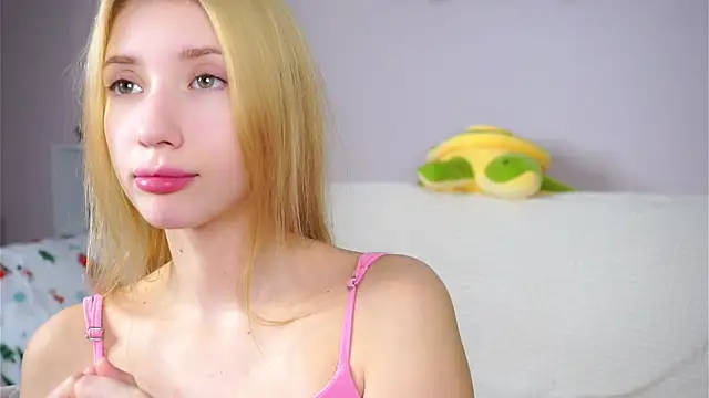 SunnivaCovil live XXX chat