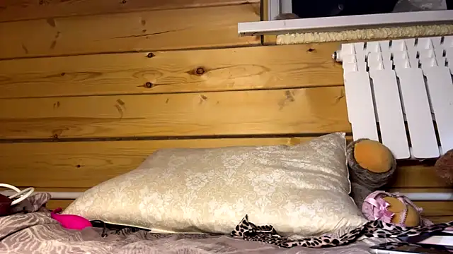 MissEvelynGlow Chat XXX in diretta