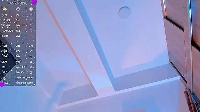 Sembang XXX Secara Langsung laura-hills18