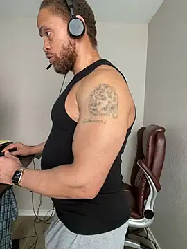 Fathero1time élő XXX-chatje