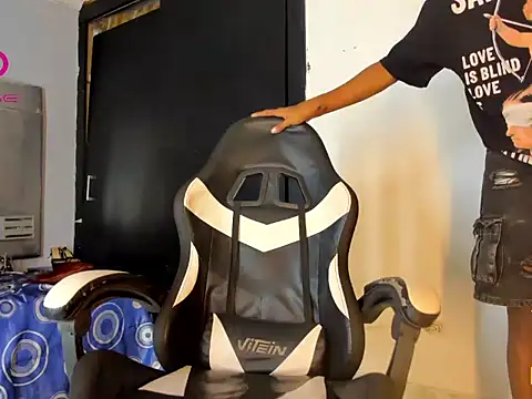 Ciara_HotTsn Webbikameraesitys