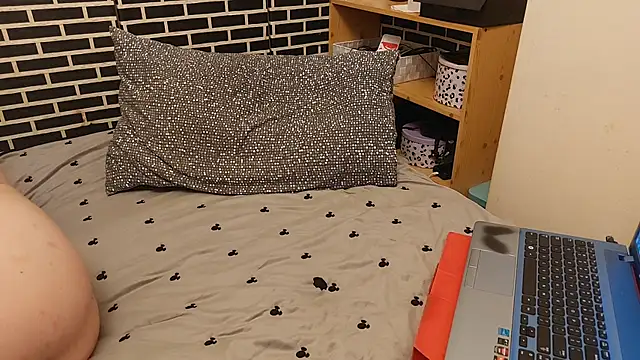 Spatgirl: онлайн-секс-чат