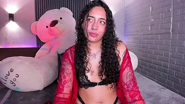 Chat +18 de Magic_ivone ao vivo