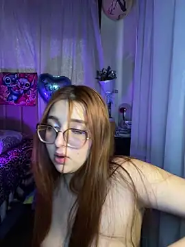 CoraVibes Adlı Modelin Canlı XXX Sohbeti