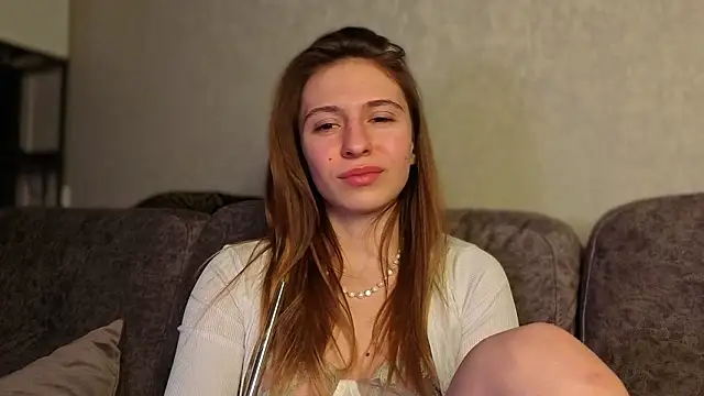 LovelyKatea élő XXX-chatje