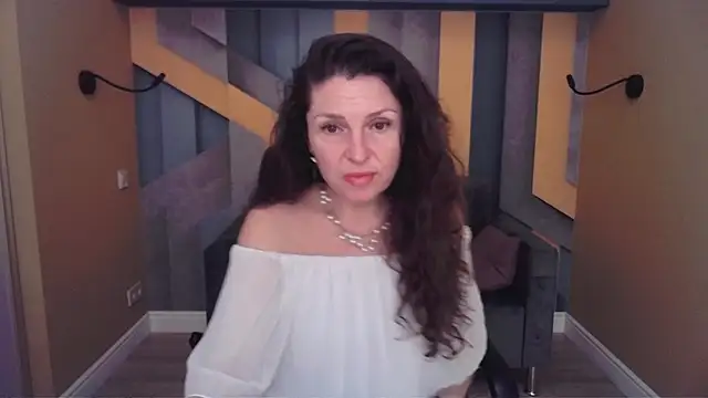 EllaLong Chat XXX live