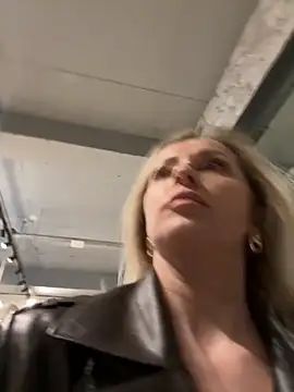 XXX chat uživo modela VikaBunny1