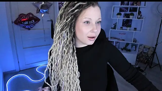 Chatroom XXX en direct de HoneySallyMoore