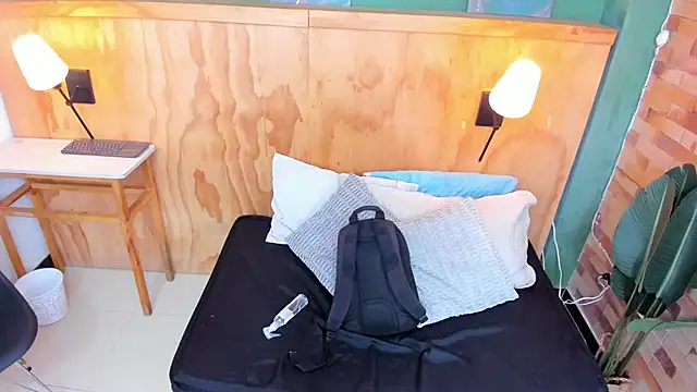 Chatroom XXX en direct de milavega_