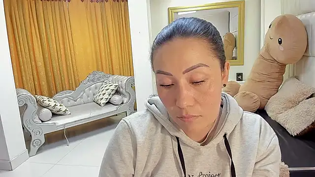 gaby_trent Adlı Modelin Canlı XXX Sohbeti