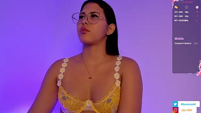 alysson_18 Pertunjukan Webcam