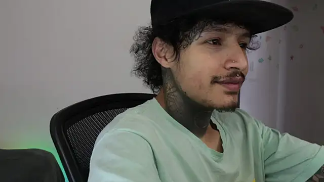 trieone 网络视讯表演