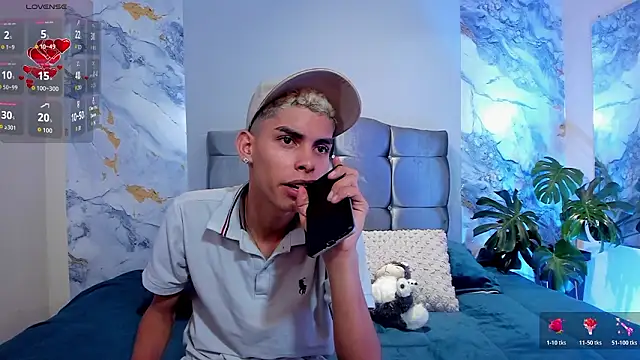 Pokazy przed kamerką – sky_jules