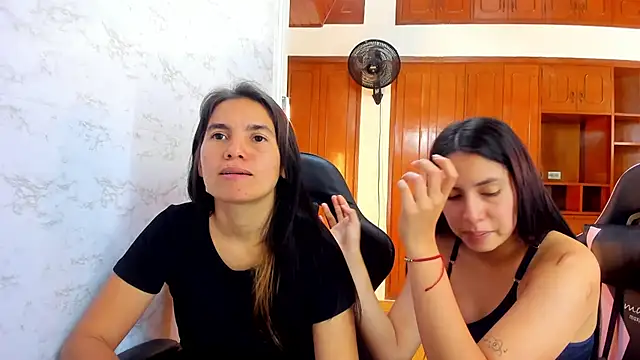 Sembang XXX Secara Langsung Emily_and_Soffy