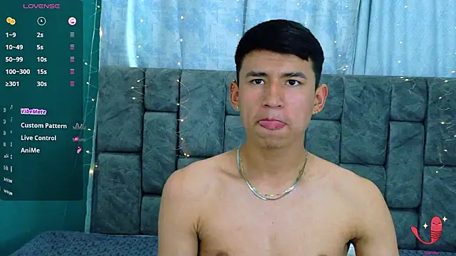 XXX chat uživo modela NicolasTorrez