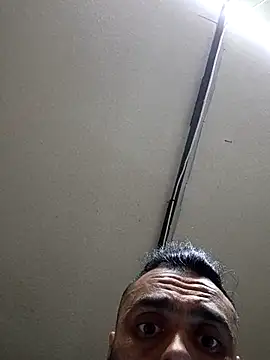 clu1983 Show in webcam