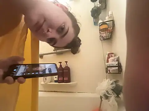 Snowbunnycake_131 webkamerás műsora