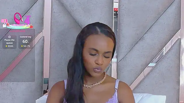 Sally-Noa – Naživo XXX chat