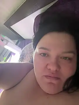 Show modela SunnyLeila2101 na web-kameri