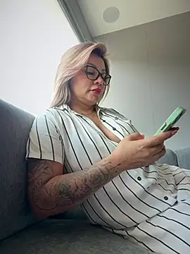 DIANITA_1988 Pertunjukan Webcam