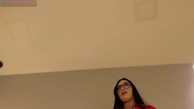 Juli_Casanova লাইভ XXX চ্যাট