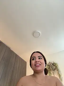 valeria2019hot Adlı Modelin Canlı XXX Sohbeti