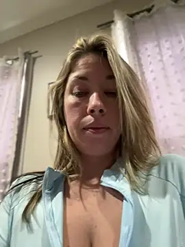 دردشة MiraKisss الجنسية المباشرة