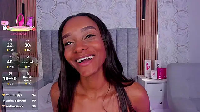 SandyAdaeze Chat XXX in diretta