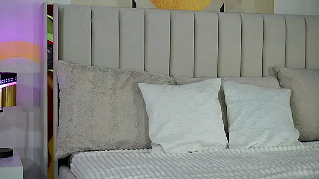 MiaJolie_ Chat XXX in diretta