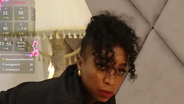 JadaMillss élő XXX-chatje