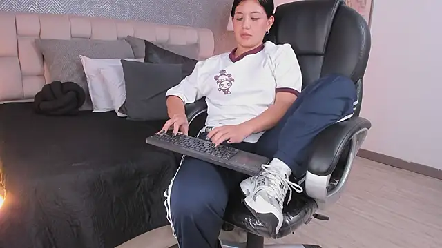 XXX chat uživo modela ah_mara_