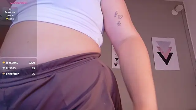 XXX chat uživo modela chubbykinkyygirl