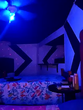 XXX chat uživo modela CHLOMA