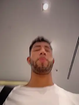 liam_bronwのライブXXXチャット