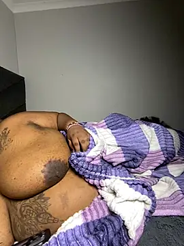 دردشة MissLola27 الجنسية المباشرة