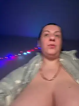 Evelinia Show in webcam